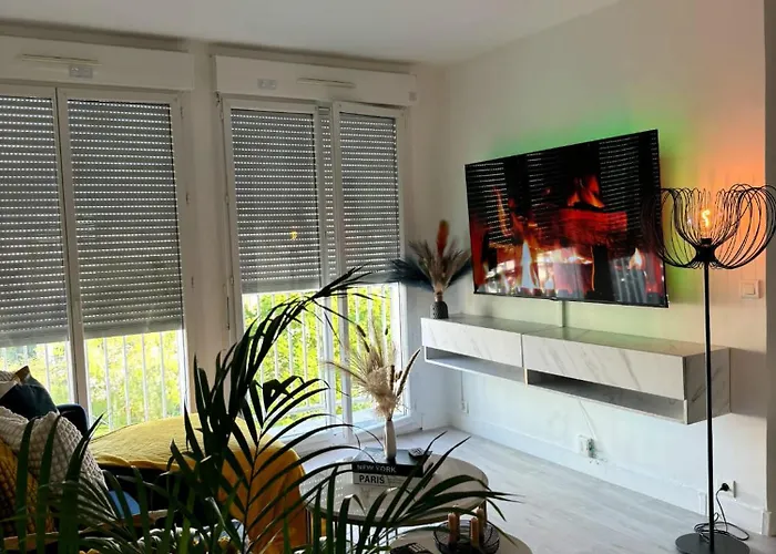 Chambre Privee Ds Appartement Design Et Confort Refait A Neuf Proche De Paris, La Defense Et Versailles