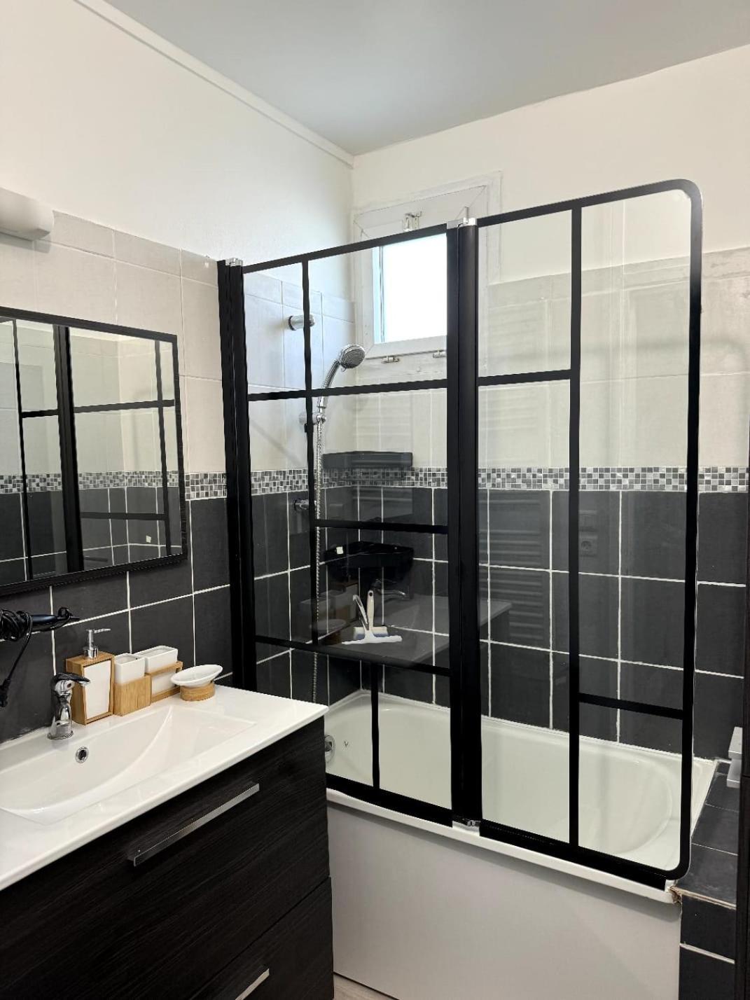 Privee Ds Design Et Confort Refait A Neuf Proche De Paris, La Defense Et Versailles Rueil-Malmaison