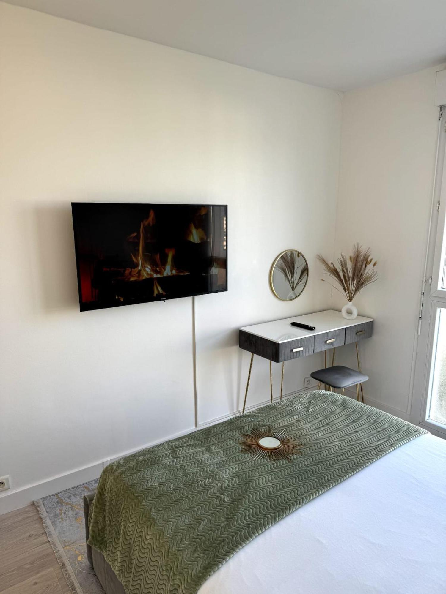 Privatunterkunft Privee Ds Design Et Confort Refait A Neuf Proche De Paris, La Defense Et Versailles *