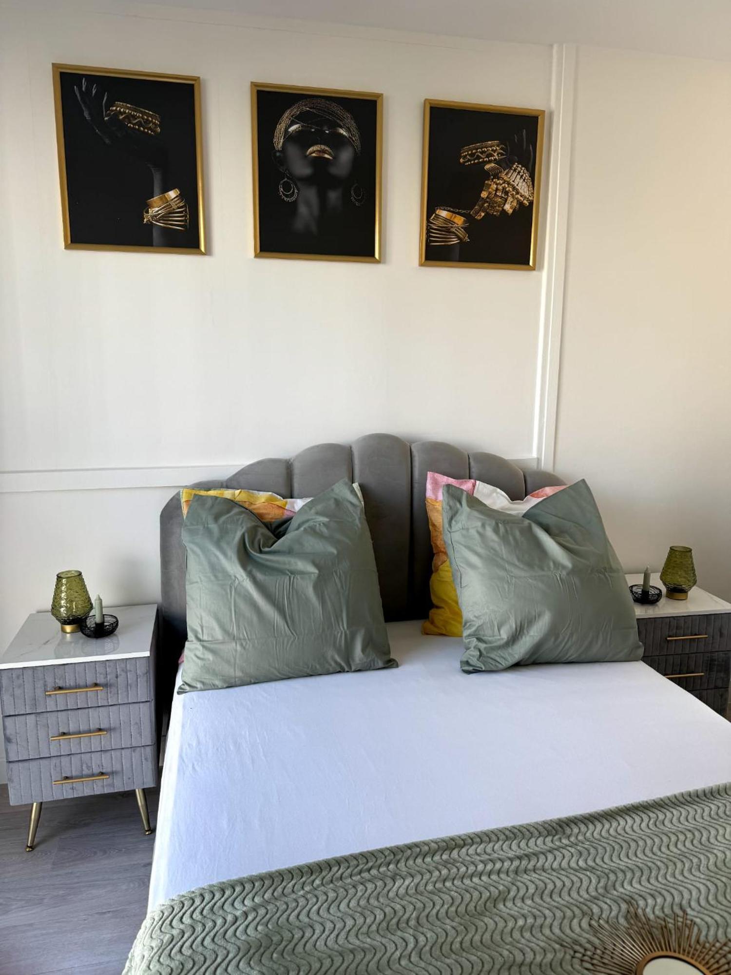 Homestay Privee Ds Design Et Confort Refait A Neuf Proche De Paris, La Defense Et Versailles