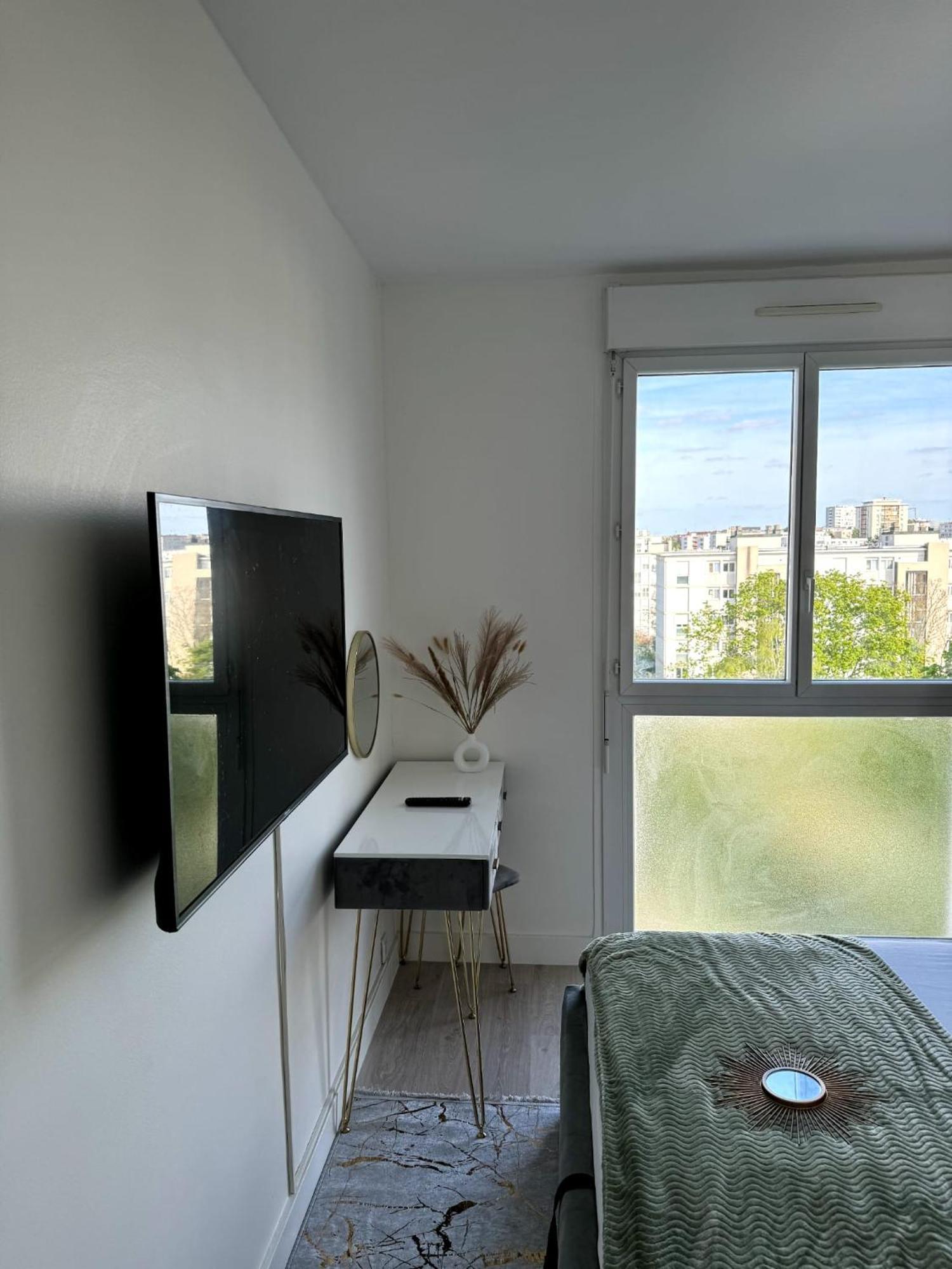 Homestay Privee Ds Design Et Confort Refait A Neuf Proche De Paris, La Defense Et Versailles