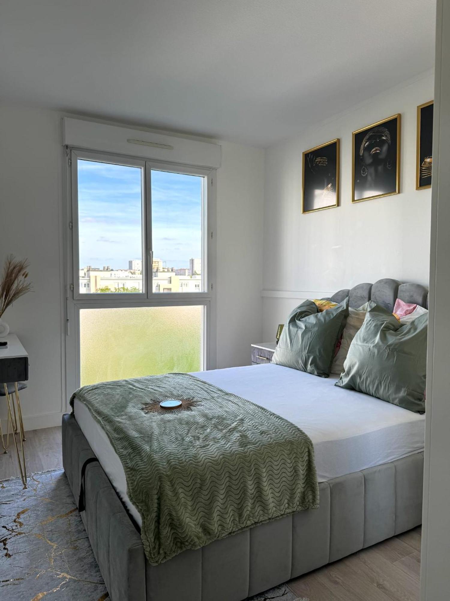 Privee Ds Design Et Confort Refait A Neuf Proche De Paris, La Defense Et Versailles *