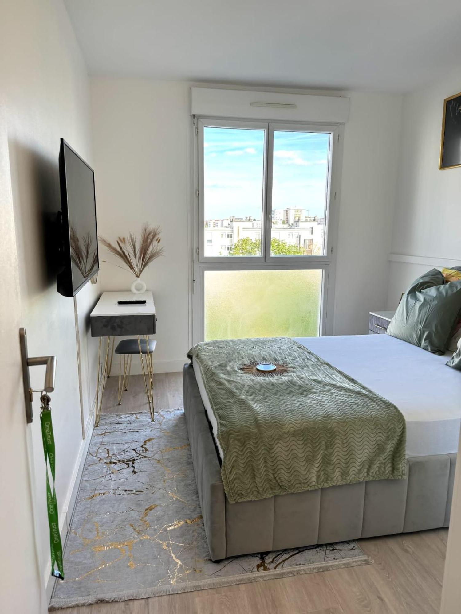 Privee Ds Design Et Confort Refait A Neuf Proche De Paris, La Defense Et Versailles *